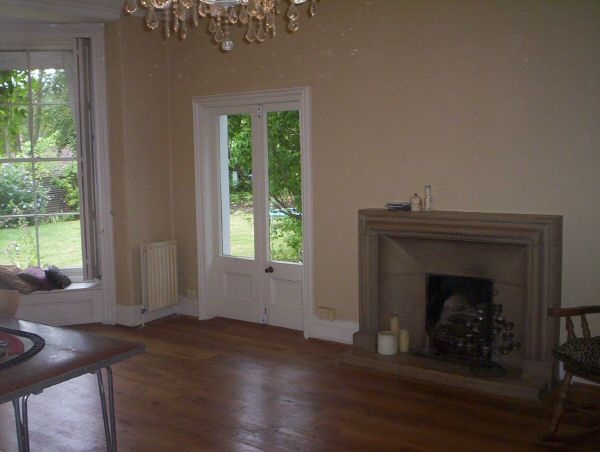Garden_room_&_fireplace.jpg